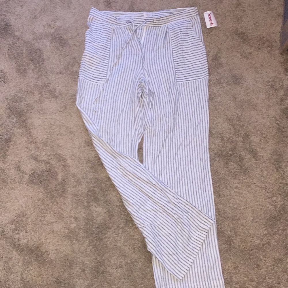 Flowing lounge pants.